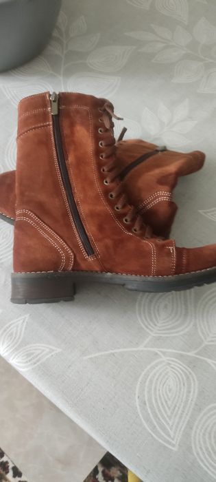 Продам жіночі ботинки замшеві