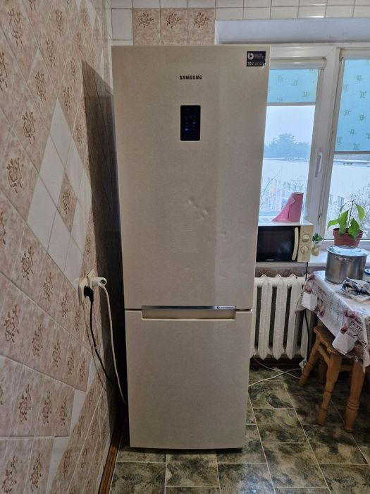 Холодильник Samsung RB33J3200EF