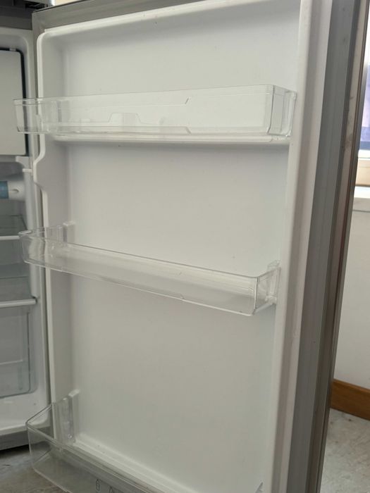 Frigorifico - pequenas dimensões - cinzento