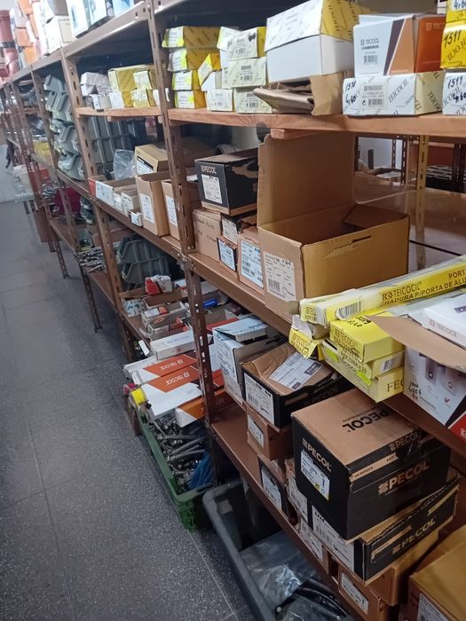 Recheio de loja de ferragens