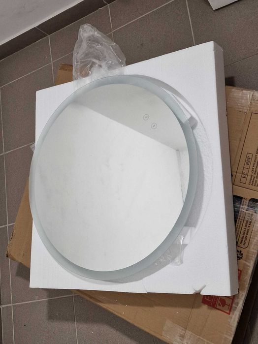 Lustro łazienkowe nowe, okrągłe, oświetlane