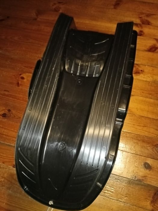 Sanki plastikowe czarne