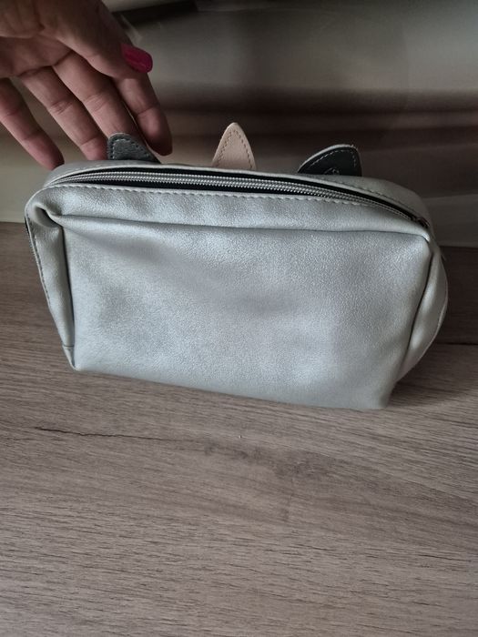 Kosmetyczka dla dziewczynki