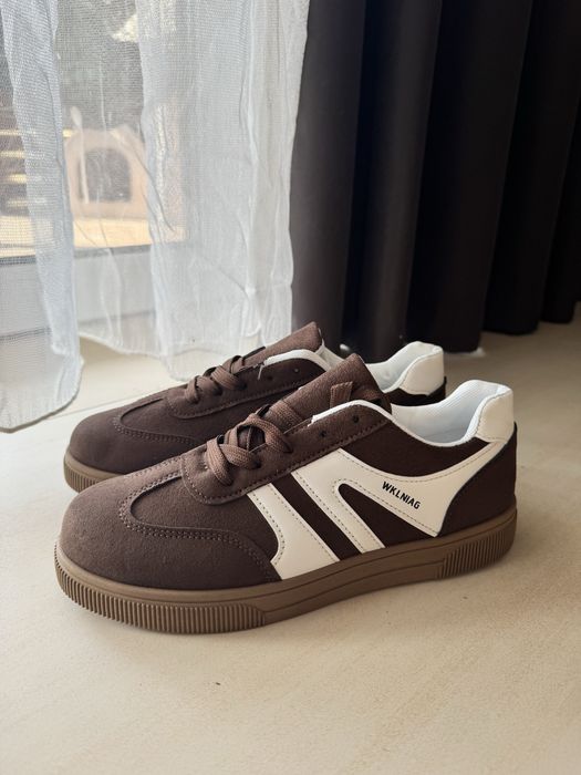 Кросівки жіночі 40р(25см)