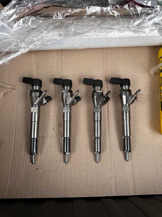 Форсунка Renault Сіменс Меган 3 Сценік 3 Кенго Трафік 1 2 3 166006212R