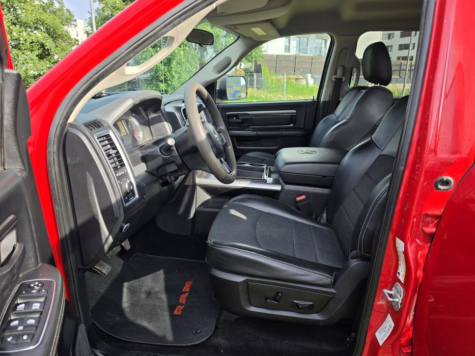 Dodge Ram 2500  Heavy Duty 6.4 HEMI  4x4