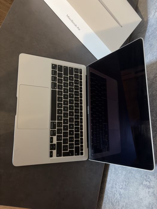 MacBook 2020 Air M1 8GB/256GB