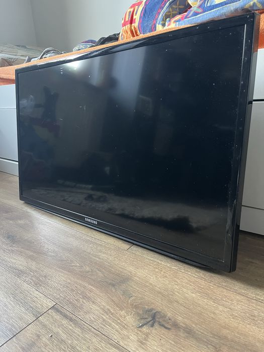 Telewizor Samsung 32" Full HD + Smart TV Xiaomi Mi Box + Uchwyt ścienny ZESTAW