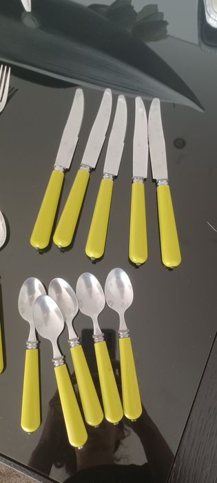 Cutlery – Forks, Knives, Table Spoons, and Dessert Spoons64286328374529122