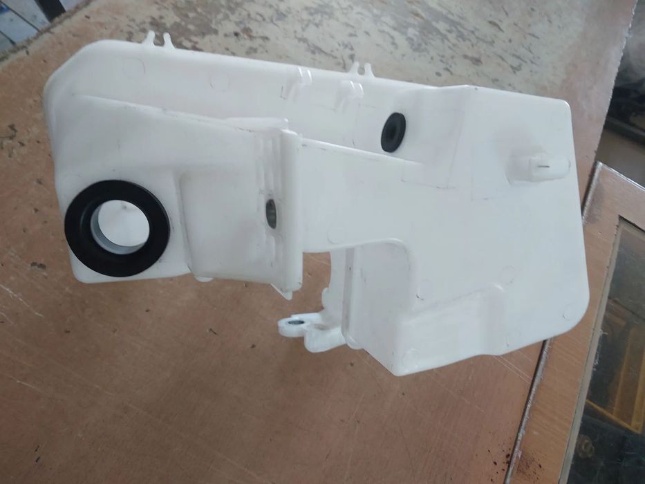 Zbiorniczek spryskiwaczy xsenon vw t5 lift