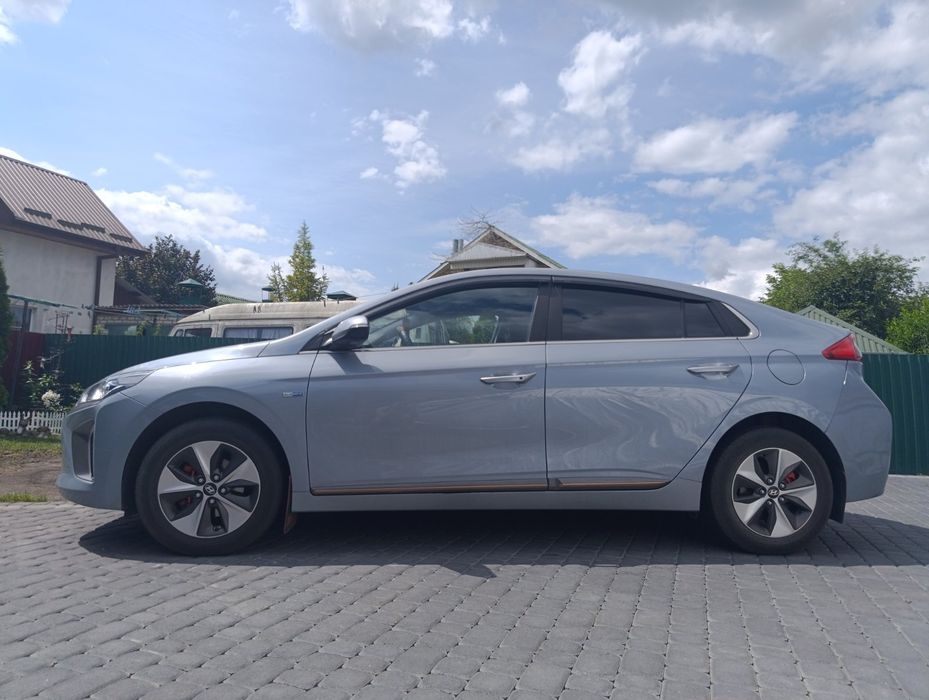 Продам Hyundai Ioniq 2017 l покоління 270 км запаз ходу