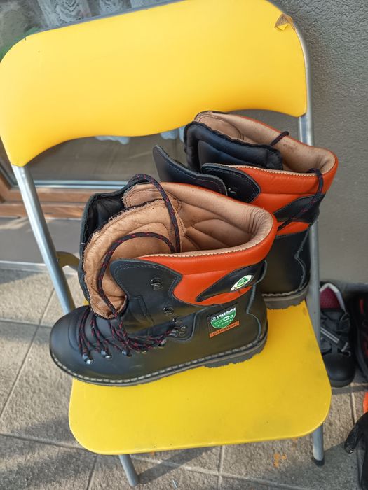 Buty ochronne leśne dla pilarza
