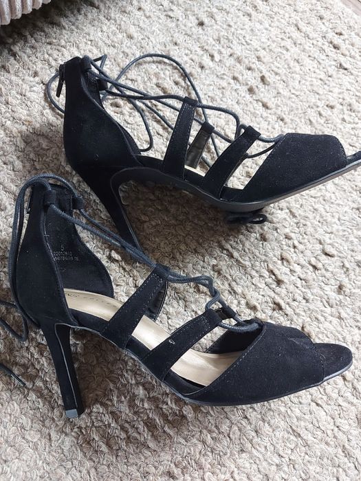 Szpilki/buty na obcasie/sandałki sznurowane M&S 38