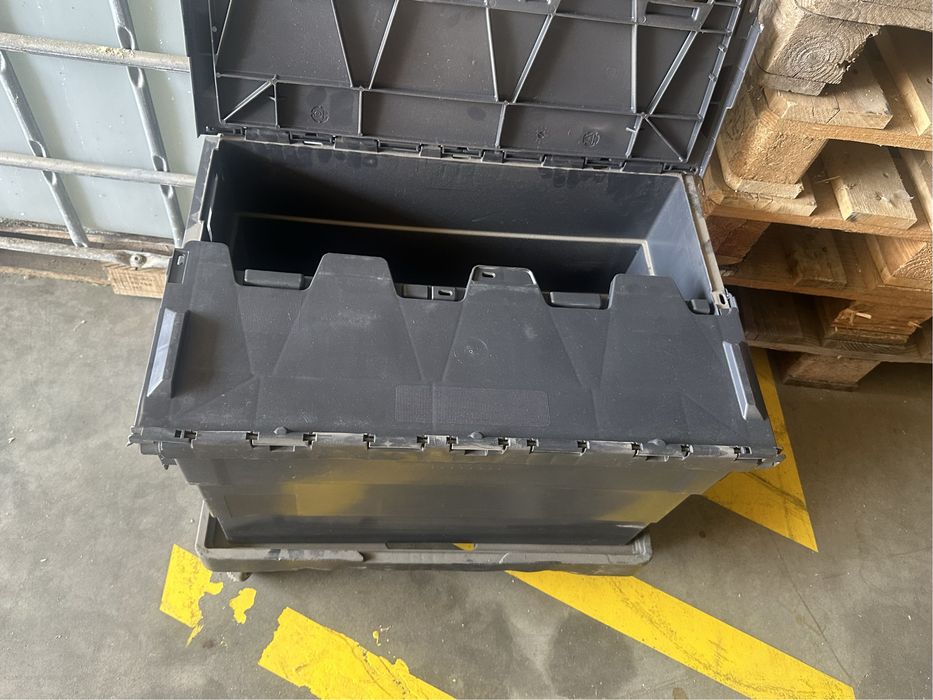 Caixa plástica com tampa