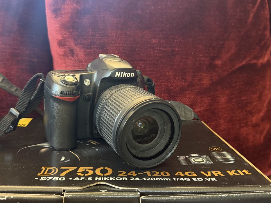 Nikon D750 + AF-S Nikkor 24-120mm f/4G ED VR (Повний комплект)