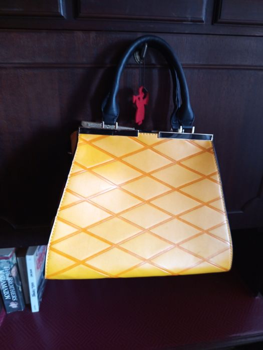 Bolsa senhora amarela
