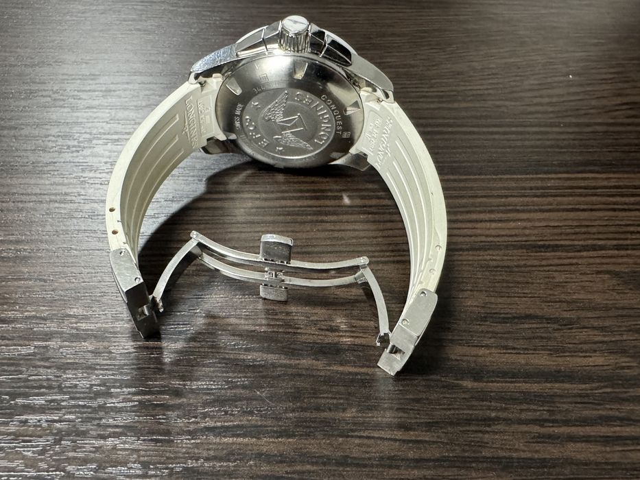 Оригінальний годинник  Longines Conquest Chronograph