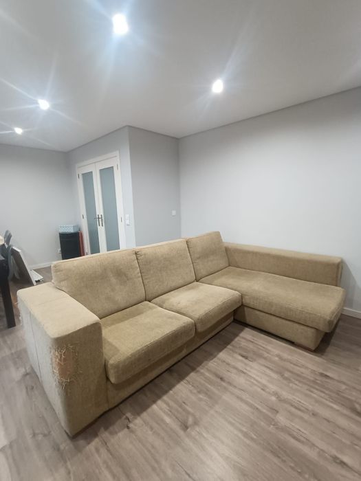 Dou Sofá com marcas de uso