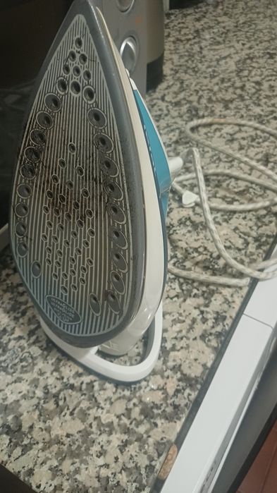 Ferro de engomar a vapor