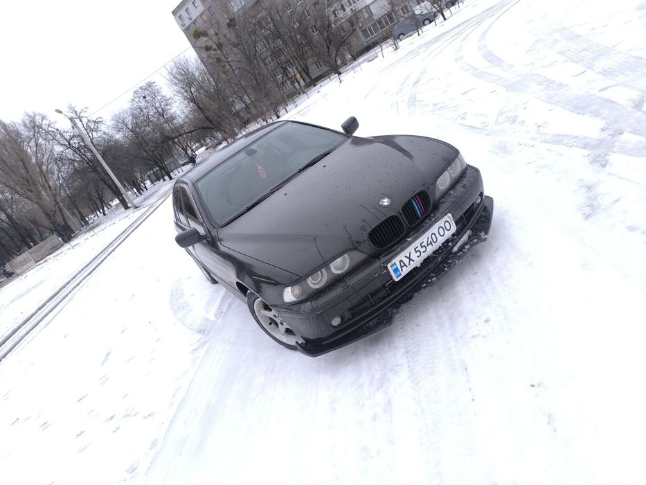 Черная БМВ е39 Акпп