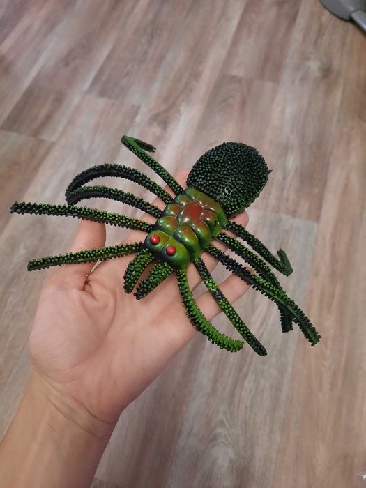 Игрушка реалистичный большой паук на Halloween для Хэллоуина резиновый