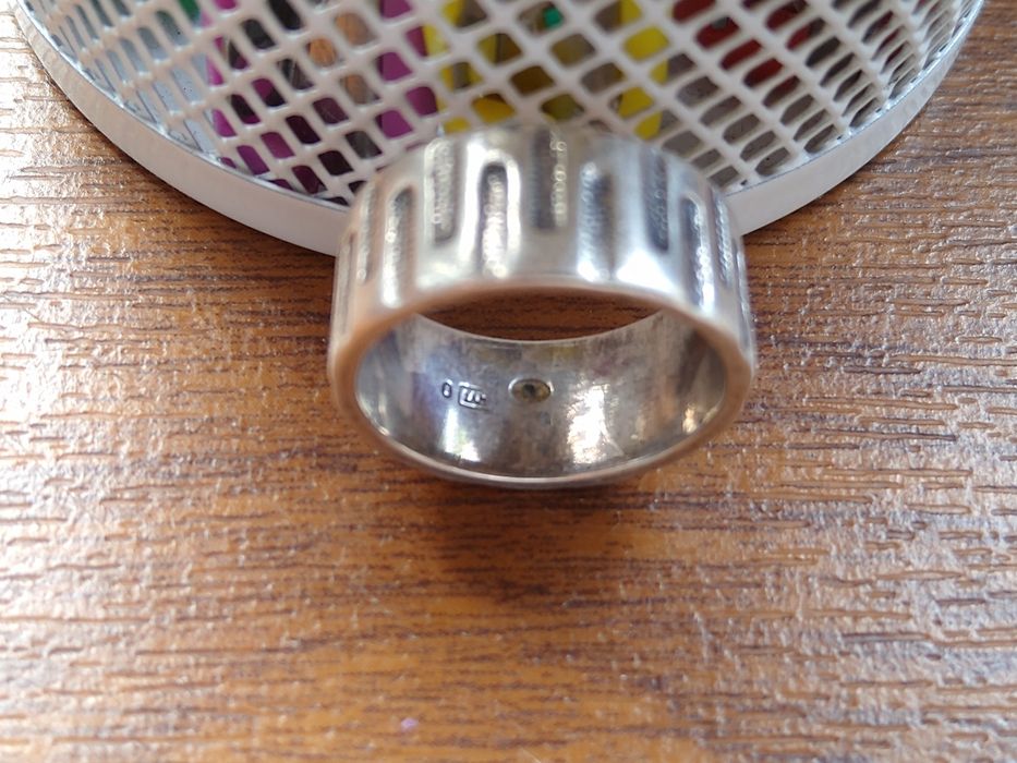 Srebrny pierścionek