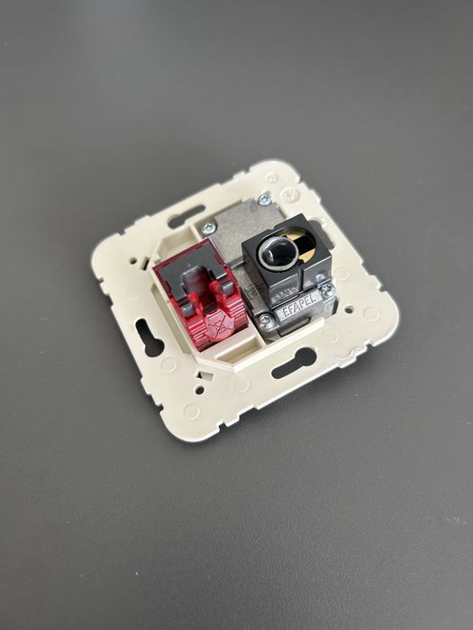Efapel Tomada mista R+TV+RJ45 Cat6 UTP
