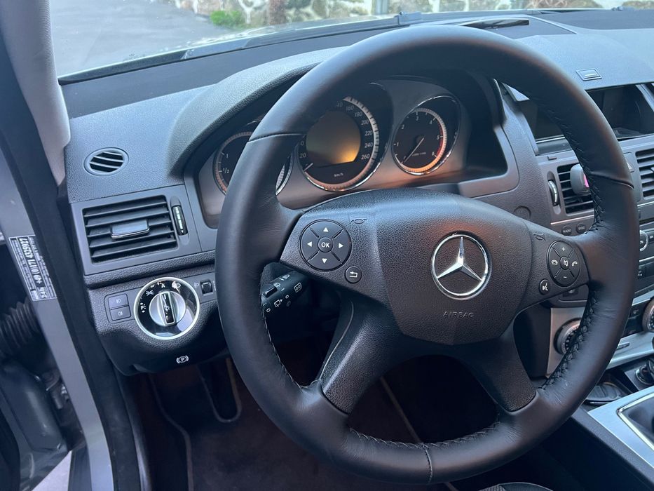 Mercedes-Benz C220
