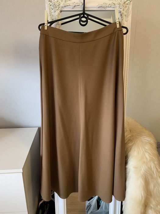 Продам юбку зара новая, не одевалась ни раз