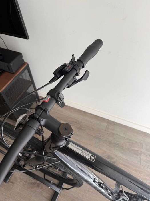 Specialized Sirrus X 2.0 – Tamanho M | Preto | Excelente Estado