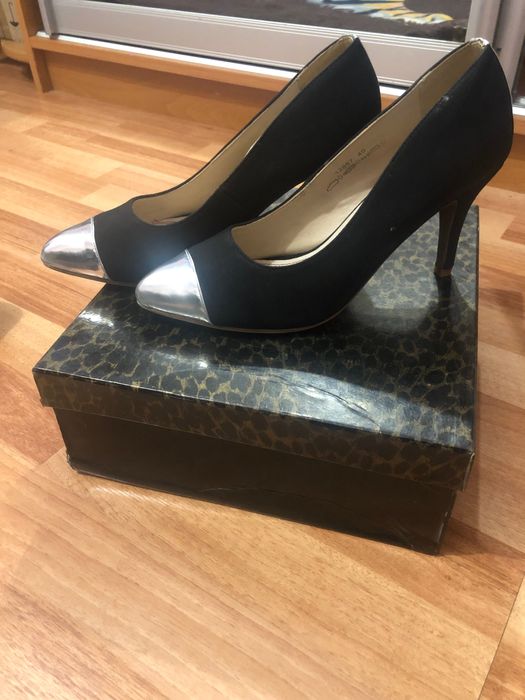 Взуття жіноче туфлі на каблуках