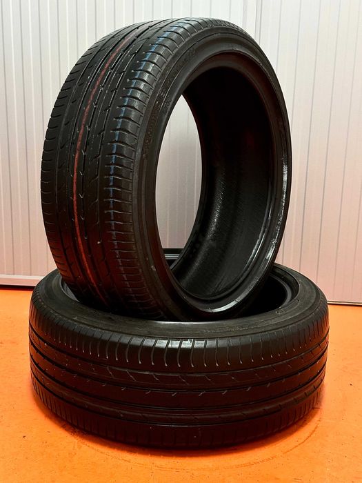 Pneus Yokohama DB Decibel E70 - 215/45/17 - Impecáveis