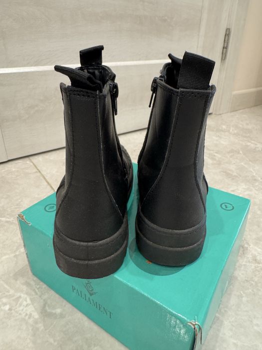 Ботинки осенние деми на девочку 32 р стелька 21 см