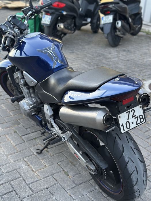 Honda cb hornet 900