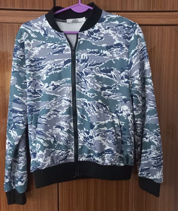 Bluza bomberka minecraft l/xl nowa
Nowa