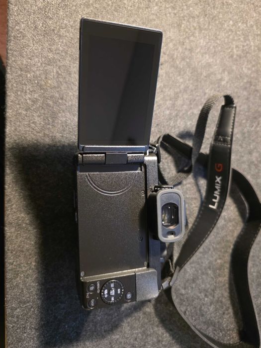 Panasonic Lumix G100D + 3 lentes, nova