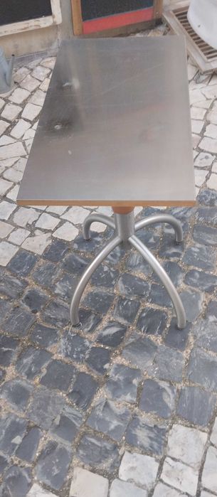 Várias Mesas...E muito mais, Tudo esta a vender !