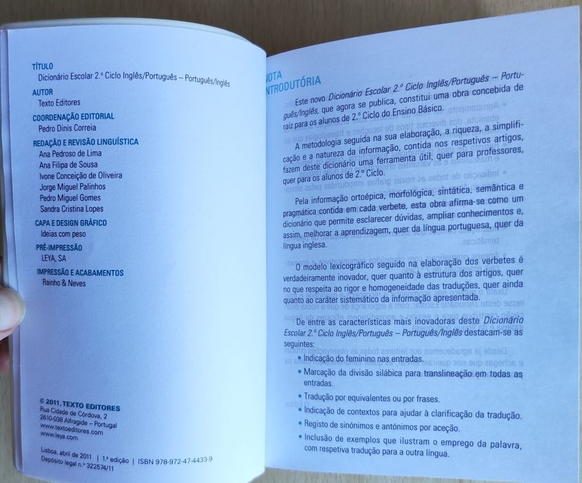 Dicionário Escolar de Inglês -português/ Português -Inglês, 2°ciclo da Texto Editores