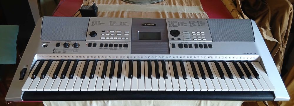 Teclado YAMAHA E413
