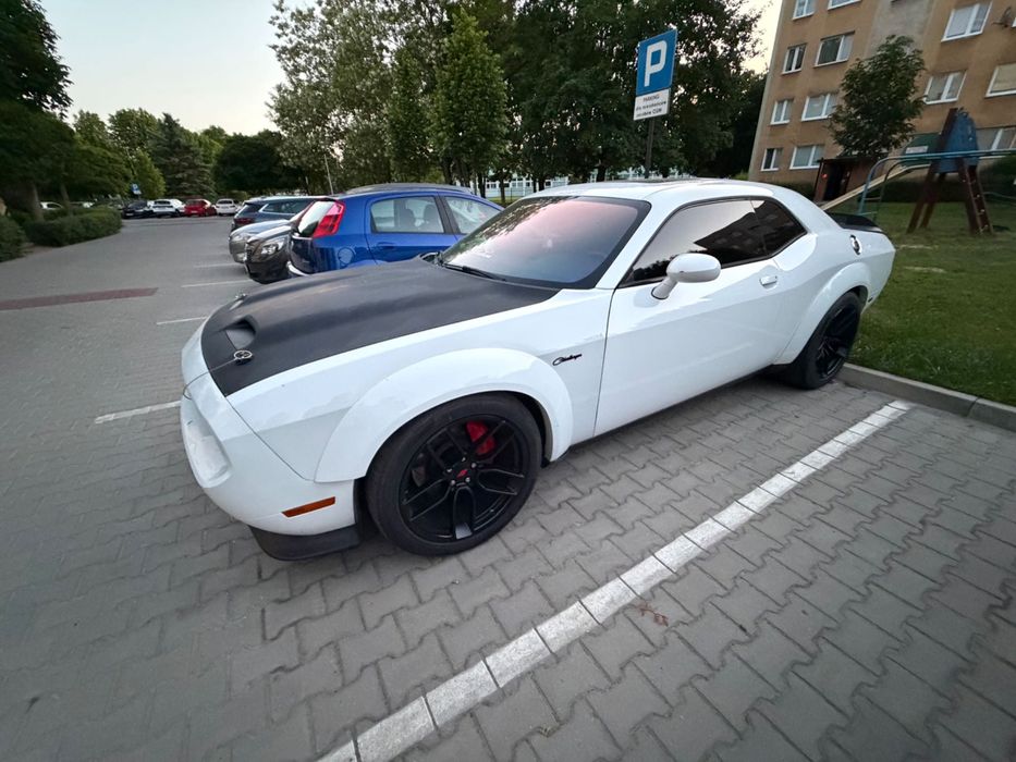 Dodge Challenger R/T 5.7 manual