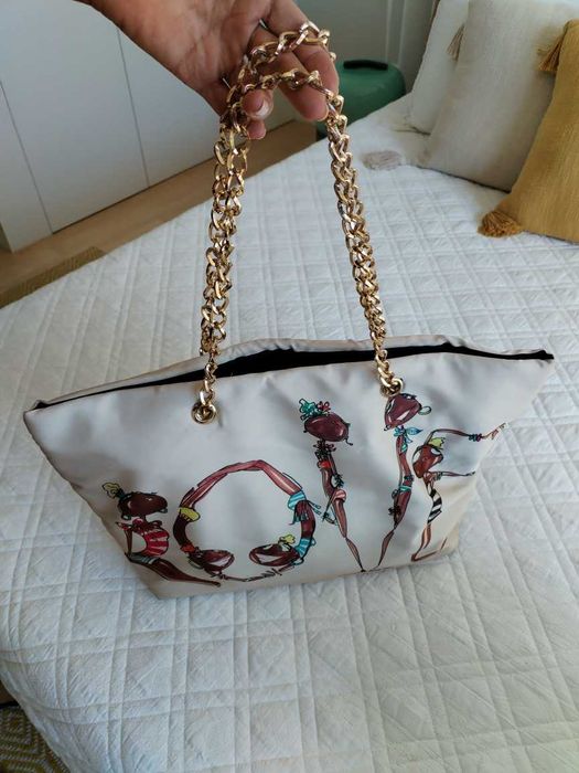 Mala Senhora Moschino