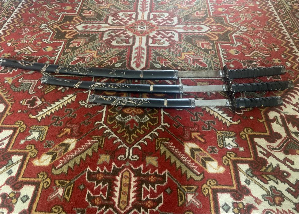 Продам набор мечей