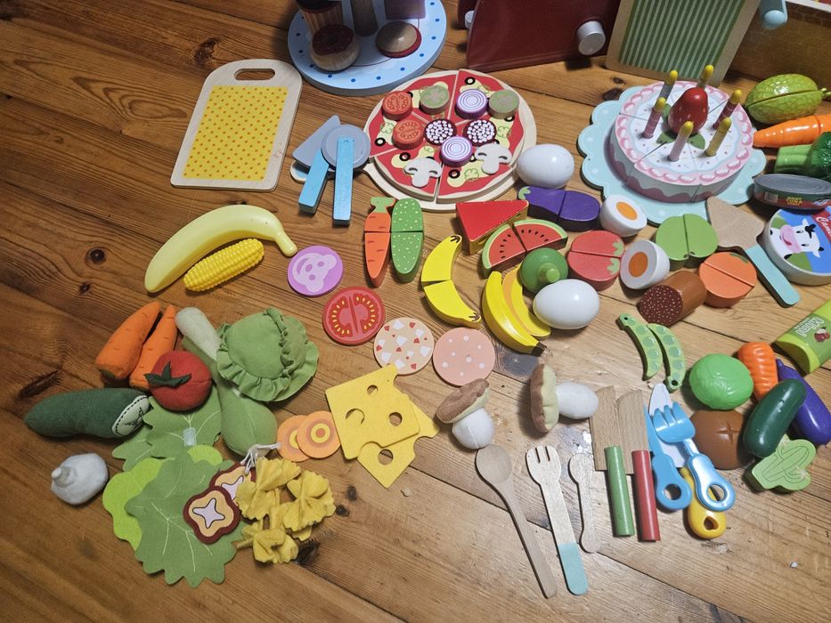 Duży zestaw akcesoriów do kuchni dzieciecej