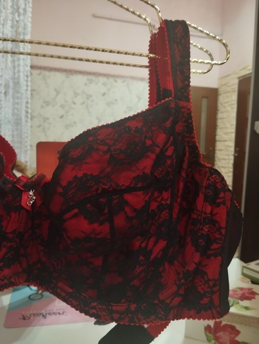 Sexowny model staniczka  na  rozmiar 90G