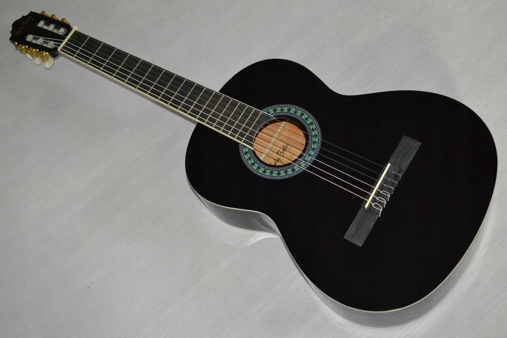 HARLEY BENTON CG200-BK 4/4 nowa gitara klasyczna ustawiona lutniczo