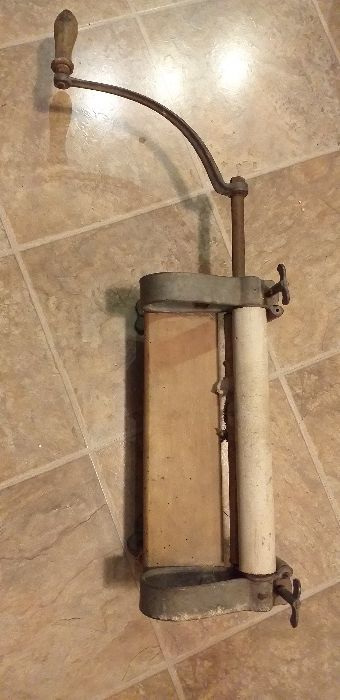 Magiel stary, zabytkowy do renowacji.