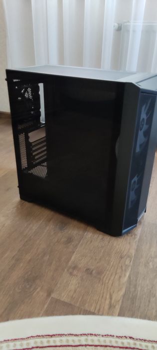 Продам корпус Lian li Lancool 215 (Black)