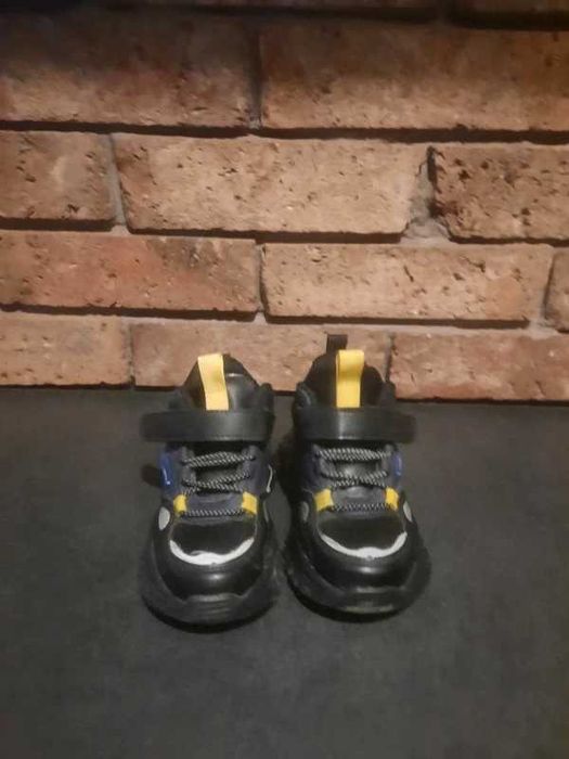 Adidasy chłopięce na rzep 26