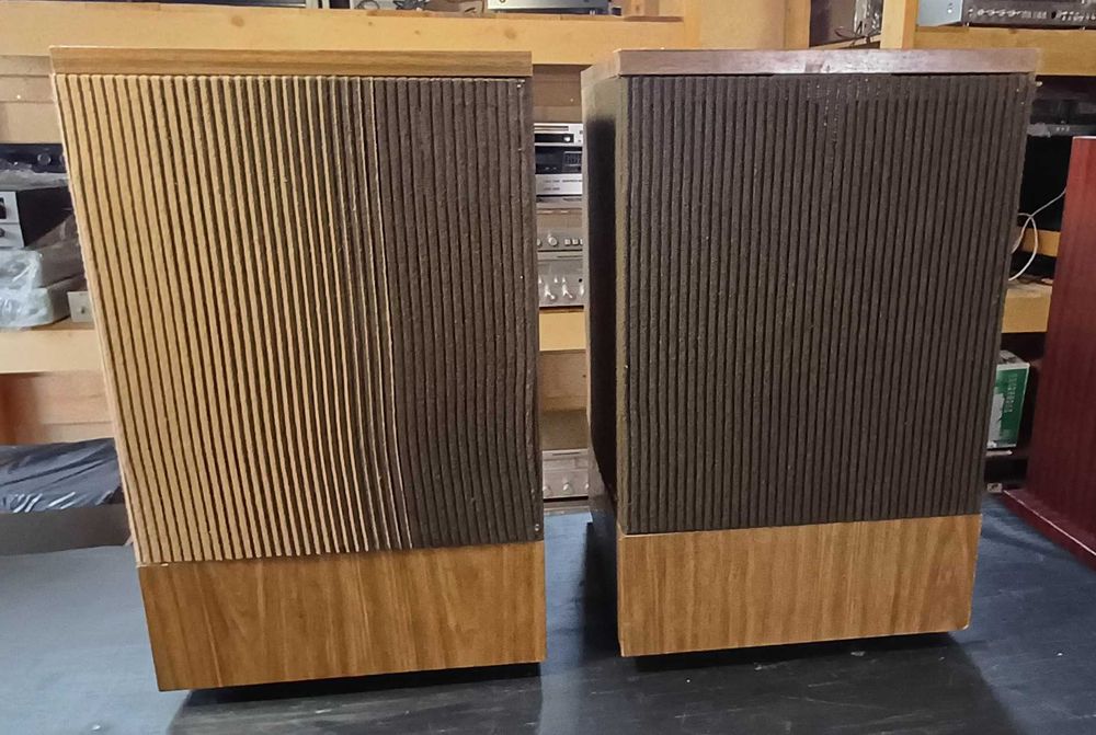 Kolumny głośnikowe BOSE Model 501 .