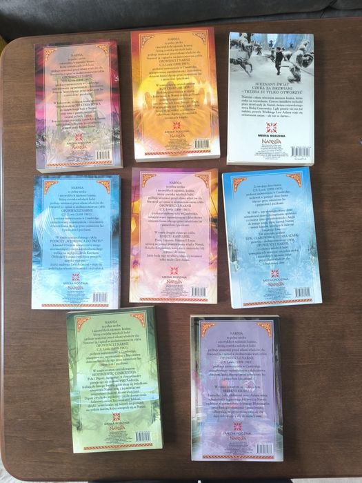 "Opowieści z Narnii" komplet 8 sztuk.